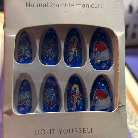 Assorted False Nail Sets - Picture 5 of 9